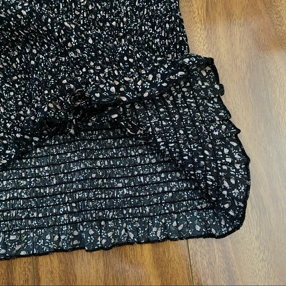 NEW Black Floral Shirred Dress - Picture 3 of 4